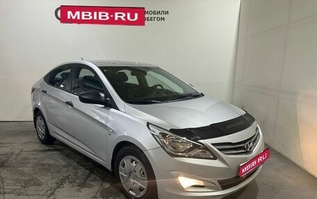 Hyundai Solaris II рестайлинг, 2015 год, 1 100 000 рублей, 1 фотография