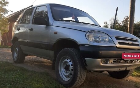 Chevrolet Niva I рестайлинг, 2004 год, 350 000 рублей, 2 фотография