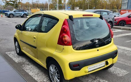 Peugeot 107 I рестайлинг, 2011 год, 450 000 рублей, 7 фотография