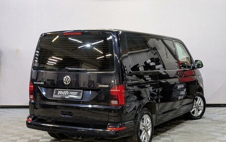 Volkswagen Multivan T6 рестайлинг, 2021 год, 6 550 000 рублей, 5 фотография