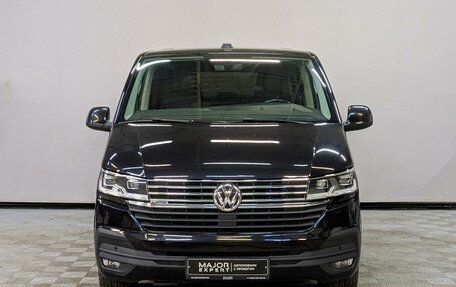 Volkswagen Multivan T6 рестайлинг, 2021 год, 6 550 000 рублей, 2 фотография