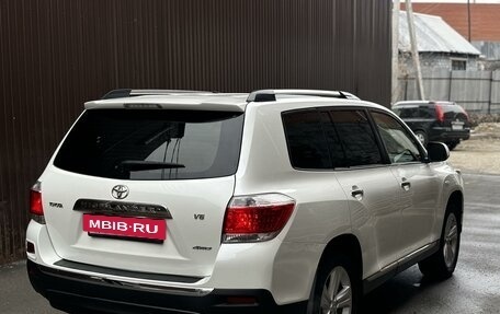 Toyota Highlander III, 2012 год, 2 129 000 рублей, 4 фотография