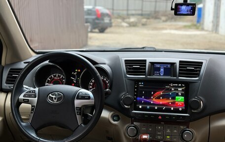 Toyota Highlander III, 2012 год, 2 129 000 рублей, 8 фотография