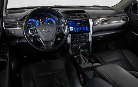 Toyota Camry, 2017 год, 2 450 000 рублей, 24 фотография