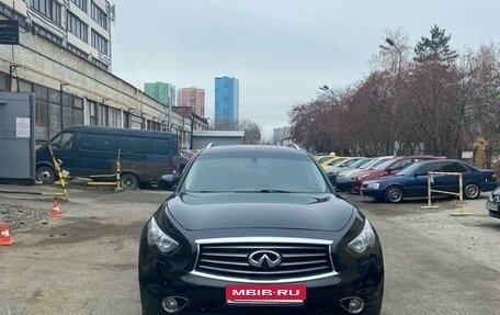 Infiniti FX II, 2012 год, 2 100 000 рублей, 2 фотография