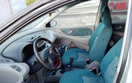 Nissan Almera Tino i, 2000 год, 160 000 рублей, 12 фотография