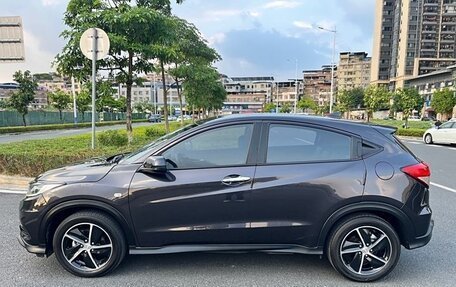 Honda Vezel, 2021 год, 1 600 000 рублей, 5 фотография