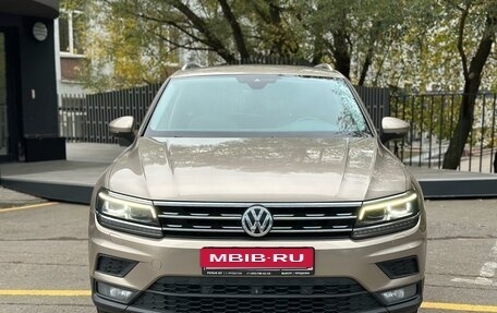 Volkswagen Tiguan II, 2018 год, 2 250 000 рублей, 2 фотография