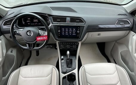 Volkswagen Tiguan II, 2018 год, 2 250 000 рублей, 13 фотография