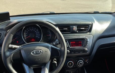 KIA Rio III рестайлинг, 2012 год, 700 000 рублей, 10 фотография