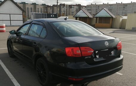 Volkswagen Jetta VI, 2013 год, 840 000 рублей, 2 фотография