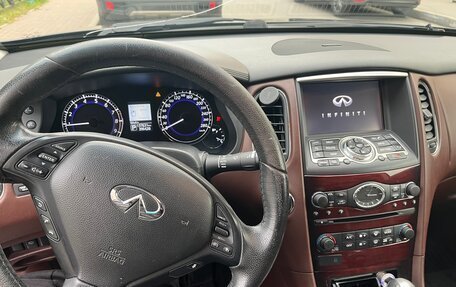 Infiniti QX50 I рестайлинг, 2016 год, 2 270 000 рублей, 11 фотография