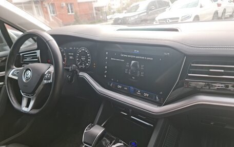 Volkswagen Touareg III, 2019 год, 8 600 000 рублей, 6 фотография