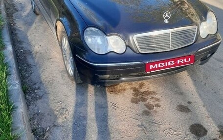 Mercedes-Benz C-Класс, 2005 год, 620 000 рублей, 2 фотография