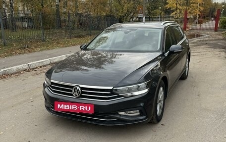 Volkswagen Passat B8 рестайлинг, 2019 год, 2 298 000 рублей, 2 фотография