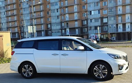 KIA Carnival III, 2019 год, 2 850 000 рублей, 18 фотография