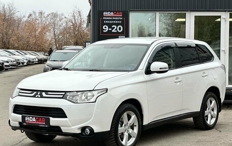 Mitsubishi Outlander III рестайлинг 3, 2013 год, 1 799 000 рублей, 3 фотография