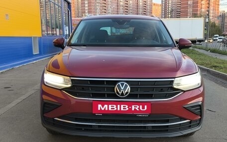 Volkswagen Tiguan II, 2021 год, 3 450 000 рублей, 2 фотография