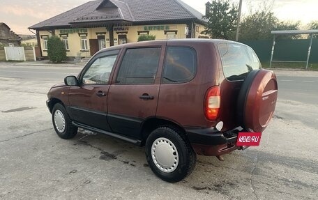 Chevrolet Niva I рестайлинг, 2004 год, 305 000 рублей, 2 фотография