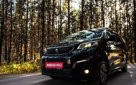 Peugeot Traveller I, 2019 год, 4 300 000 рублей, 21 фотография