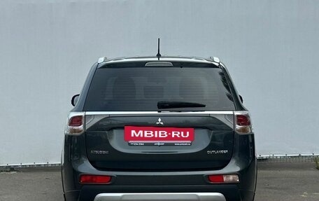 Mitsubishi Outlander III рестайлинг 3, 2014 год, 1 530 000 рублей, 6 фотография