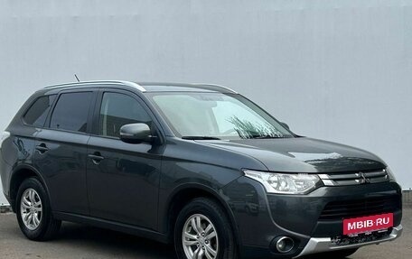 Mitsubishi Outlander III рестайлинг 3, 2014 год, 1 530 000 рублей, 3 фотография