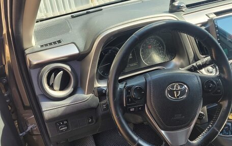 Toyota RAV4, 2017 год, 3 200 000 рублей, 11 фотография