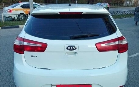 KIA Rio III рестайлинг, 2013 год, 400 000 рублей, 3 фотография