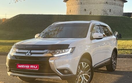 Mitsubishi Outlander III рестайлинг 3, 2016 год, 1 990 000 рублей, 1 фотография