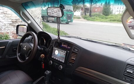 Mitsubishi Pajero IV, 2010 год, 1 599 000 рублей, 2 фотография