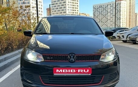 Volkswagen Polo VI (EU Market), 2013 год, 795 000 рублей, 2 фотография