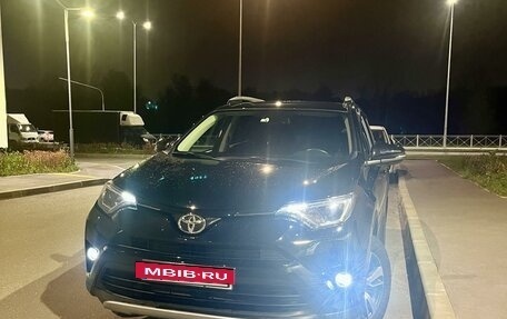 Toyota RAV4, 2016 год, 3 285 000 рублей, 12 фотография