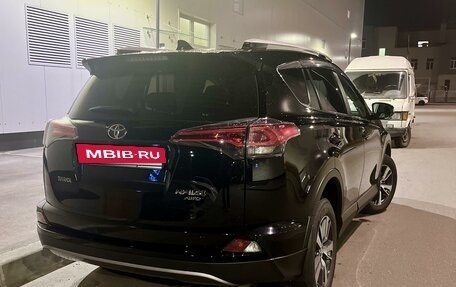 Toyota RAV4, 2016 год, 3 285 000 рублей, 10 фотография