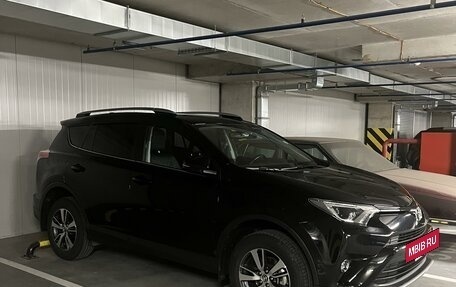 Toyota RAV4, 2016 год, 3 285 000 рублей, 27 фотография