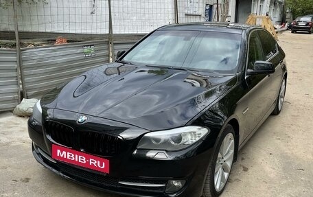 BMW 5 серия, 2013 год, 1 900 000 рублей, 2 фотография