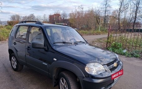 Chevrolet Niva I рестайлинг, 2012 год, 700 000 рублей, 3 фотография