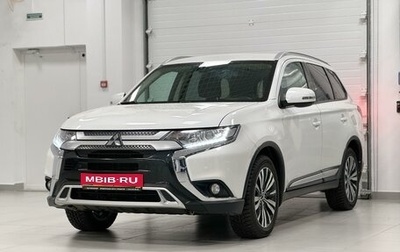 Mitsubishi Outlander III рестайлинг 3, 2019 год, 2 580 000 рублей, 1 фотография