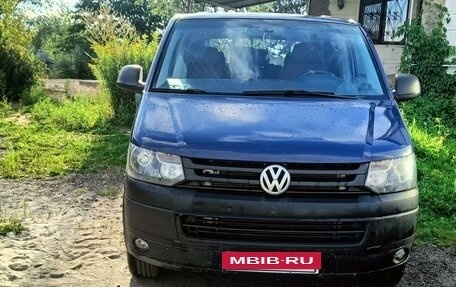 Volkswagen Caravelle T5, 2011 год, 1 580 000 рублей, 2 фотография