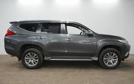 Mitsubishi Pajero Sport III рестайлинг, 2019 год, 3 550 000 рублей, 4 фотография