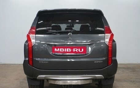 Mitsubishi Pajero Sport III рестайлинг, 2019 год, 3 550 000 рублей, 7 фотография