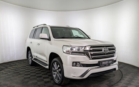 Toyota Land Cruiser 200, 2017 год, 7 900 000 рублей, 3 фотография