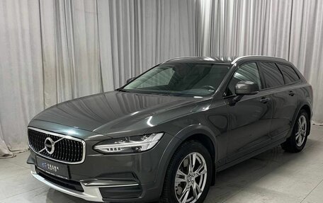 Volvo V90 Cross Country I рестайлинг, 2018 год, 3 650 000 рублей, 2 фотография