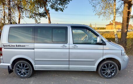 Volkswagen Multivan T5, 2005 год, 1 550 000 рублей, 2 фотография