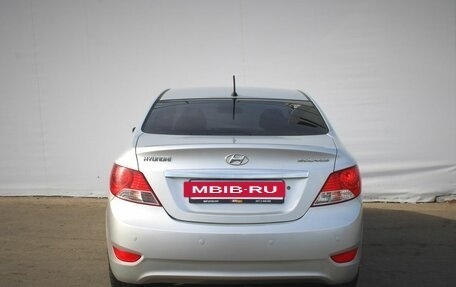 Hyundai Solaris II рестайлинг, 2012 год, 820 000 рублей, 6 фотография