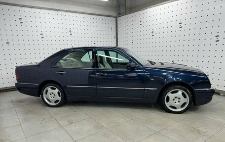 Mercedes-Benz E-Класс, 1998 год, 855 000 рублей, 2 фотография