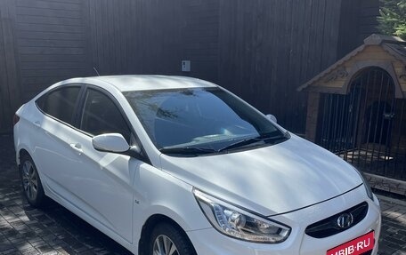 Hyundai Solaris II рестайлинг, 2013 год, 1 150 000 рублей, 1 фотография