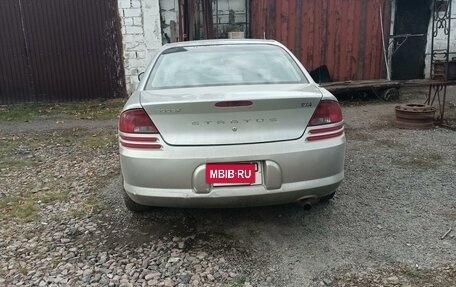 Dodge Stratus II, 2005 год, 400 000 рублей, 5 фотография