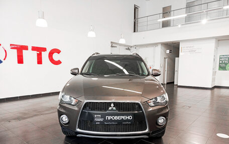 Mitsubishi Outlander III рестайлинг 3, 2011 год, 1 370 000 рублей, 2 фотография