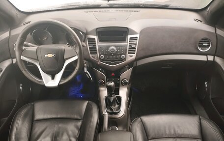 Chevrolet Cruze II, 2010 год, 590 000 рублей, 12 фотография