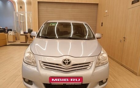 Toyota Verso I, 2011 год, 939 000 рублей, 6 фотография